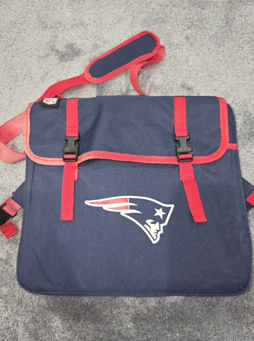 New England Patriots Stadium Seat Cushion w/ Backrest